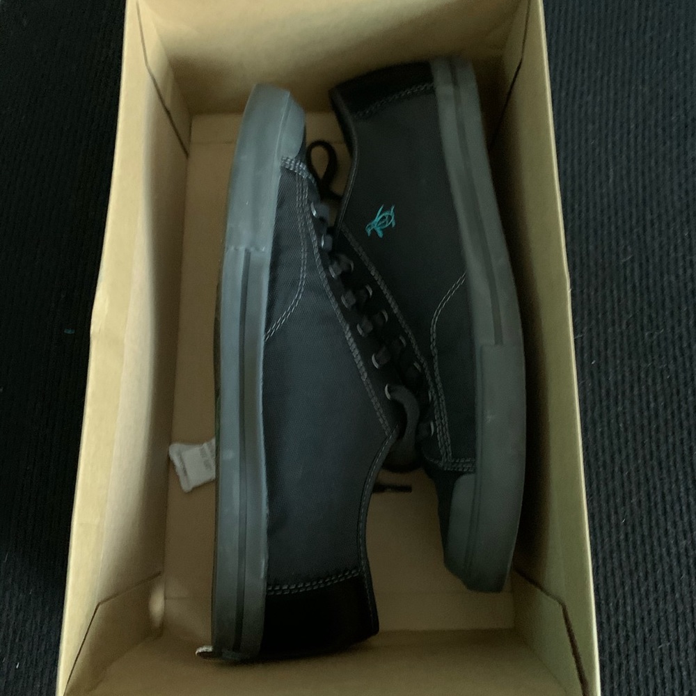 Penguin Chiller Black size US 10